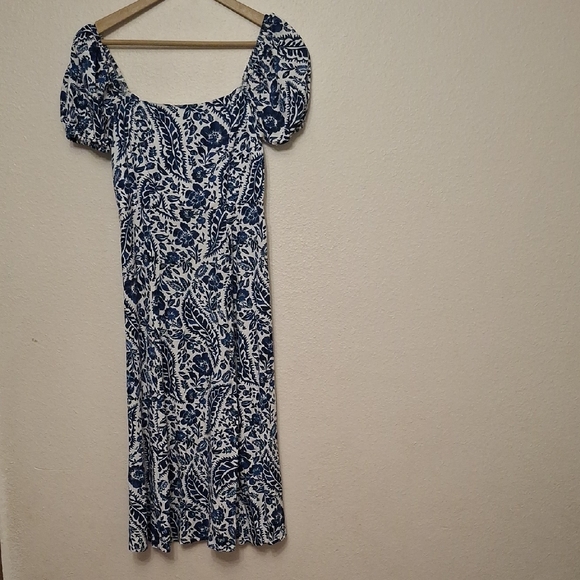 Chic Blue and White Floral Midi Dress - Picture 2 of 8